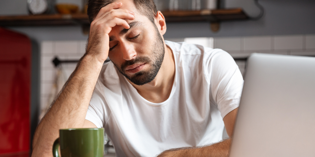 Gehirnnebel bei Männern: Nährstoffmängel und Lebensstil-Auslöser für Energie und Müdigkeit